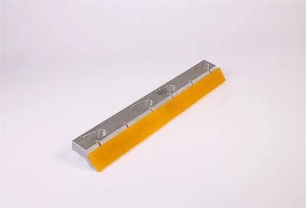 roller scraper 001